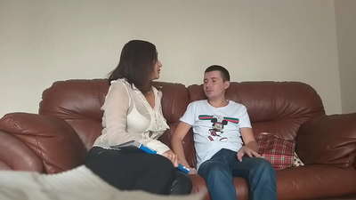 Ferlegen studint neukt ûnfoldwaande learaar (Milf Alina Tumanova)